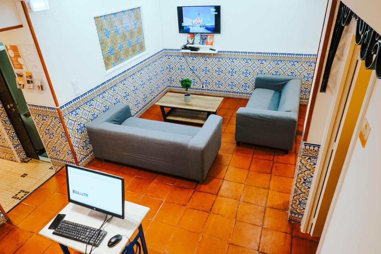 Help Yourself Hostels - Restelo Lisboa Dış mekan fotoğraf