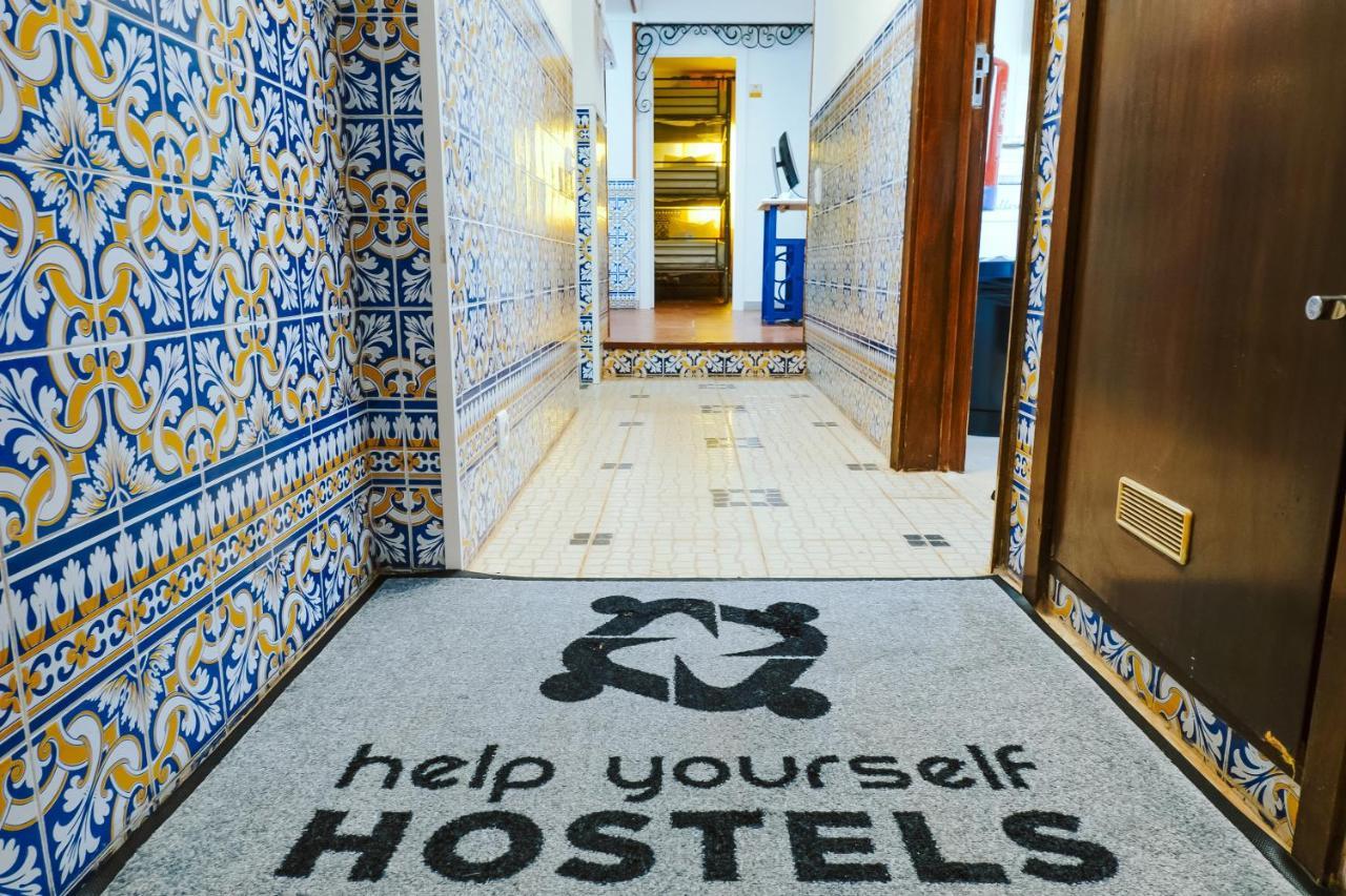 Help Yourself Hostels - Restelo Lisboa Dış mekan fotoğraf